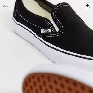 Vans Classic Slip-on Sneakers (Men 7.5 / Women 9)